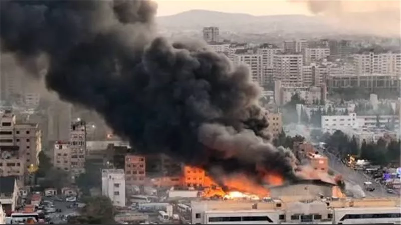 القاهرة الإخبارية: انفجار ضخم يهز شرق دير البلح بعد عملية نسف للاحتلال