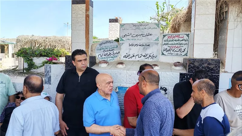 وكيل وزارة الرياضة يقدم واجب العزاء في شقيق مدرب منتخب مصر ببورسعيد