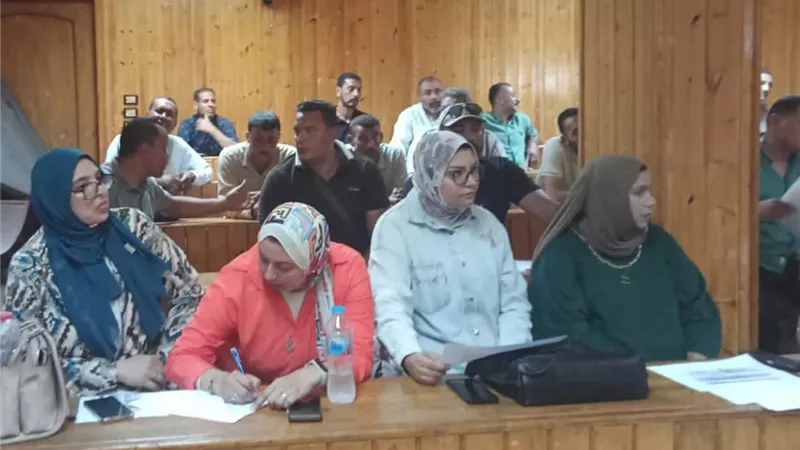 رئيس مدينة دمنهور يوجه بسرعة حسم المتغيرات المكانية والتصدي للتعديات