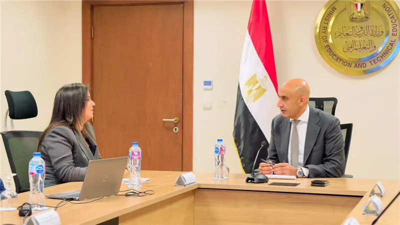 وزير التعليم يبحث مع الاتحاد الدولي تعزيز الرياضة المدرسية واستضافة البطولات