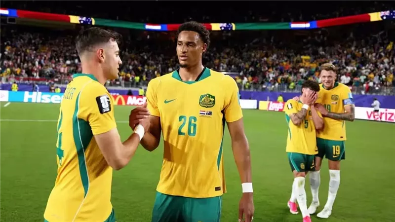 قبل مواجهة مصر.. لاعب أستراليا تيتي ينجي يعلن اعتناقه الإسلام