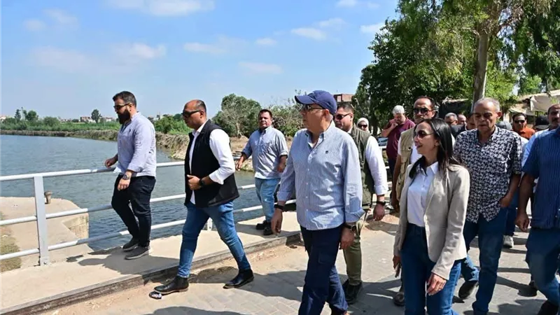 وزير الري ومحافظ البحيرة يتابعان جاهزية المنظومة المائية