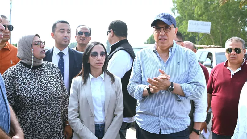 وزير الري ومحافظ البحيرة يتفقدان منظومة الري بإيتاي البارود لضمان وصول المياه 