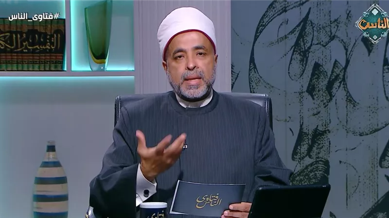 هل يستحق من عمل مع والده نصيبا إضافيا في الميراث؟.. أمين الفتوى يوضح