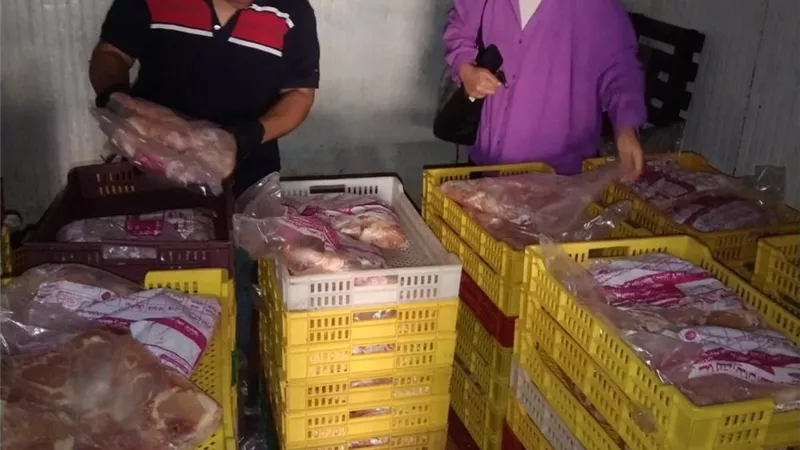 ضربة جديدة لحماية صحة المواطنين.. ضبط طن و350 كجم دواجن داخل مجزر غير مرخص 