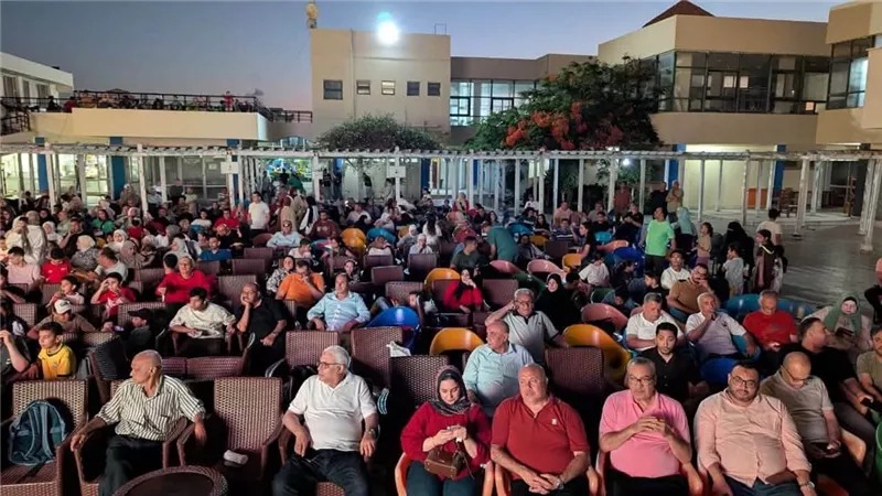 إقبال جماهيري كبير بنادي المستقبل الرياضي بدمياط الجديدة لدعم منتخب مصر