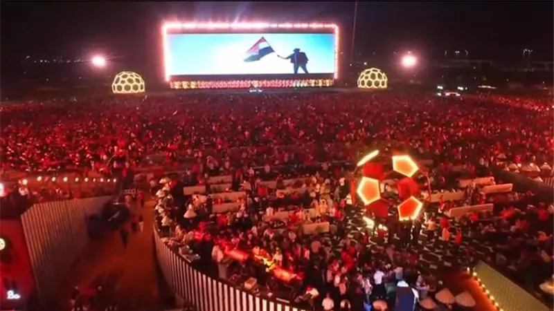 على أنغام النشيد الوطني.. الجماهير تحتفل بتأهل منتخب مصر إلى دور الـ16