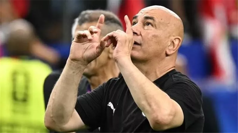 حسام حسن يطلب زيادة راتبه بعد إنجاز منتخب مصر في كأس العالم