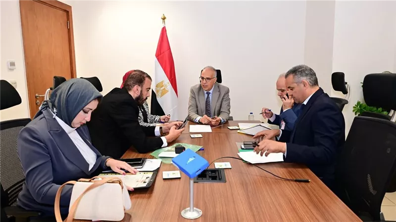 وزير الري يبحث مع النواب مطالب المواطنين في المحافظات