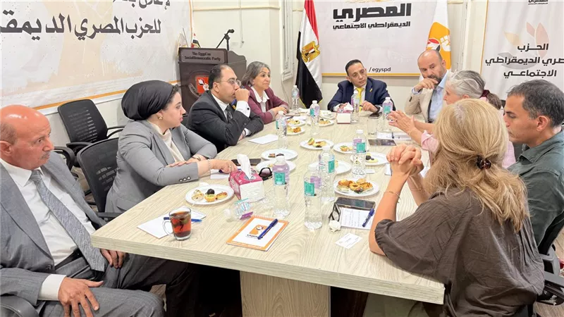 وفد من مجموعة بالبرلمان الأوروبي يزور الحزب المصري الديمقراطي