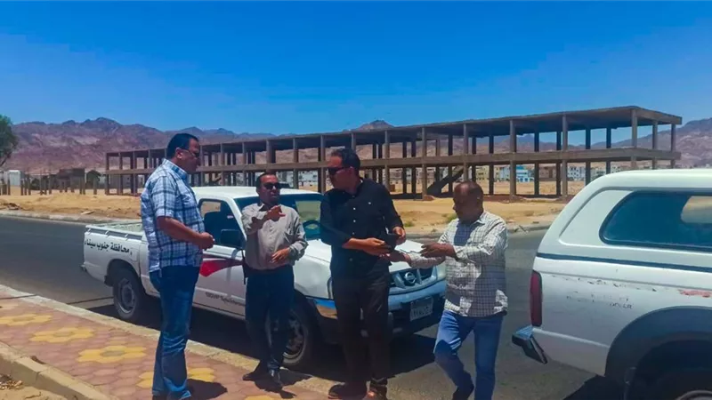  رئيس مدينة دهب ومدير مديرية الطرق يتفقدان مشروعات الخطة الاستثمارية الحالية
