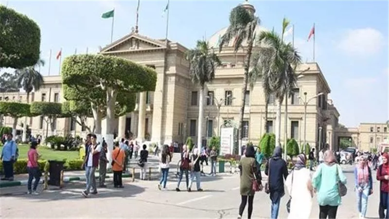 كيف ستتعامل الجامعات مع الطلاب الوافدين غير الحاصلين على إقامة؟| خاص