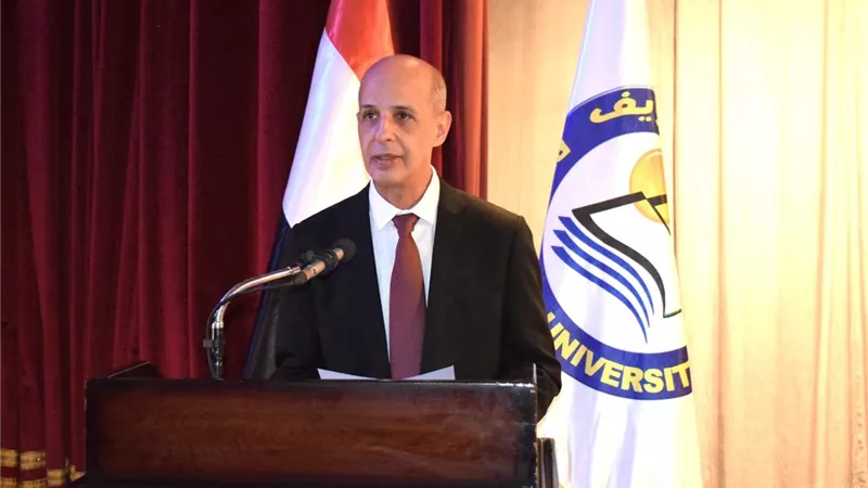 رئيس جامعة بني سويف: تأهل المنتخب لدور الـ16 إنجاز يعكس عزيمة المصريين