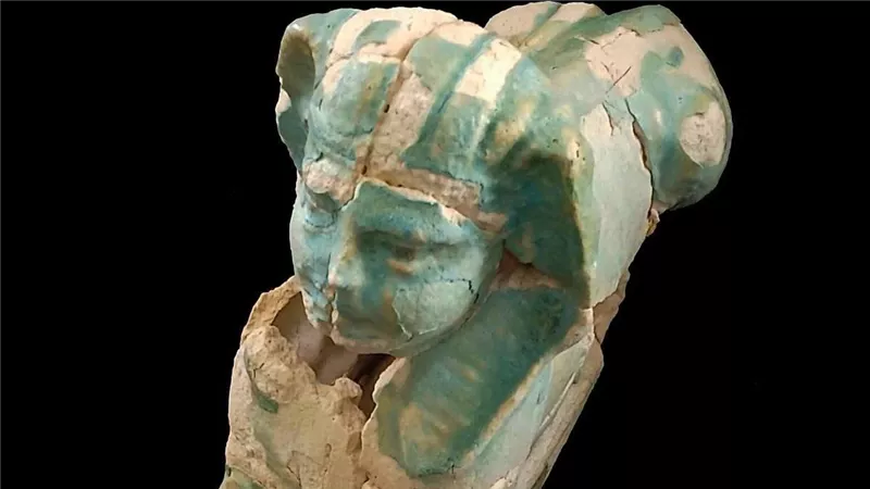 وزارة السياحة والآثار: اكتشاف 18 مقبرة أثرية جديدة بمدينة مارينا العلمين
