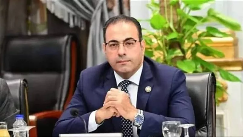 محمود حسين يهنئ المنتخب الوطني ويشيد بالتفاف الجماهير العربية حول منتخب مصر