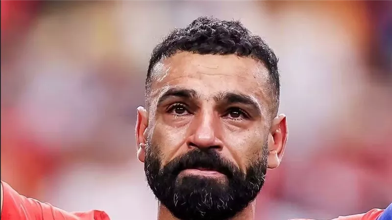 إعلامي اماراتي عن محمد صلاح: «لم تكن دموع لاعب.. بل دموع وطن»
