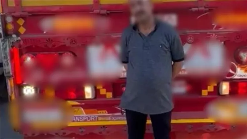 للتباهي.. ضبط سائق «ربع نقل» ثبت كشافا عالي الإضاءة خلف سيارته في بورسعيد