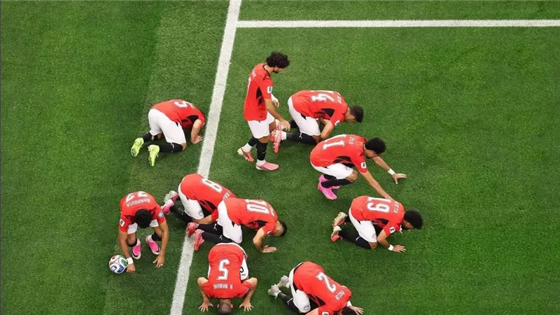 حارس أستراليا: تألمت كثيرا والمدرب يرد: مصر حطمت خطتي السرية