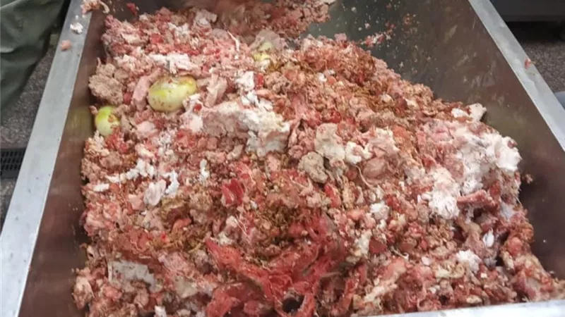 ضبط 410 كيلو لحوم ورنجة ودواجن مجهولة المصدر في الغربية 
