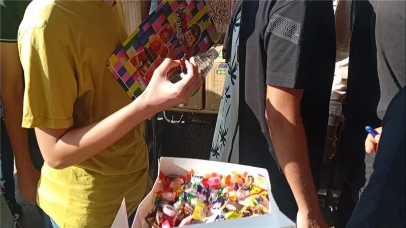 تعليم بورسعيد يستقبل طلاب الثانوية العامة بالمياه والحلوى قبل دخولهم اللجان 