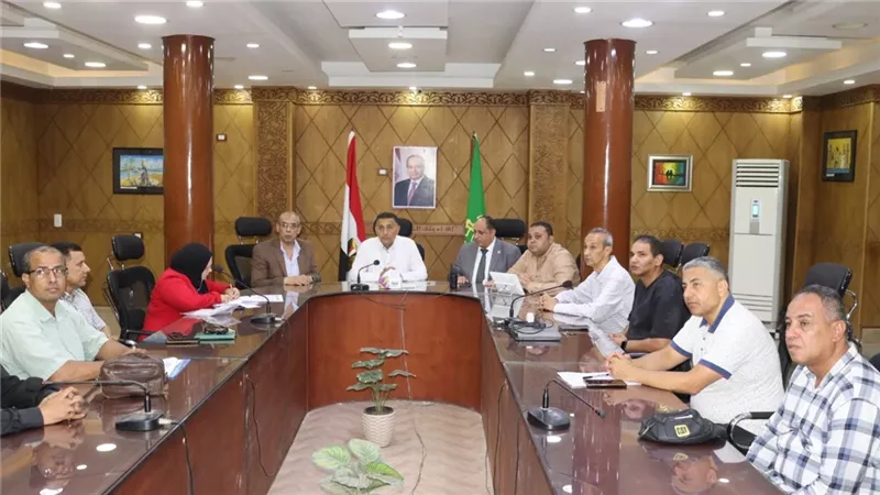 محافظ القليوبية يتابع انتظام سيرامتحانات الثانوية العامة من داخل غرفة العمليات