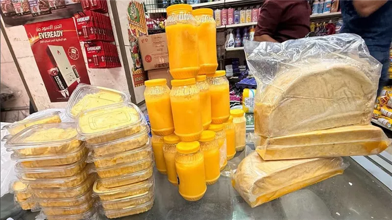ضبط كميات كبيرة فاسدة من الجبن الرومي والسمن في حملة تموينية ببورفؤاد 