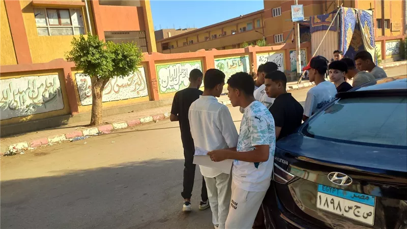 إصابة طالبة بحالة إغماء أثناء أداء امتحان الإنجليزي فى أبو تشت بقنا 