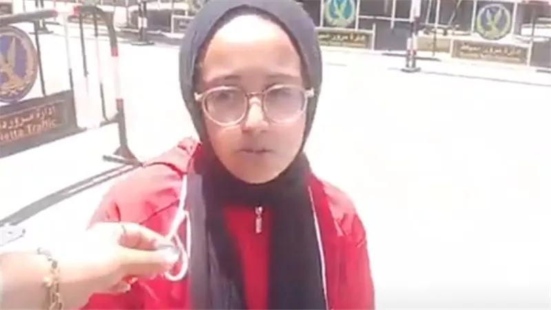 بسبب صعوبة الامتحان.. انهيار طالبات الثانوية العامة أمام لجان دمياط 