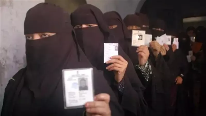 بعد سحب الجنسية منهن.. عراقيات عالقات في الكويت بلا وثائق 