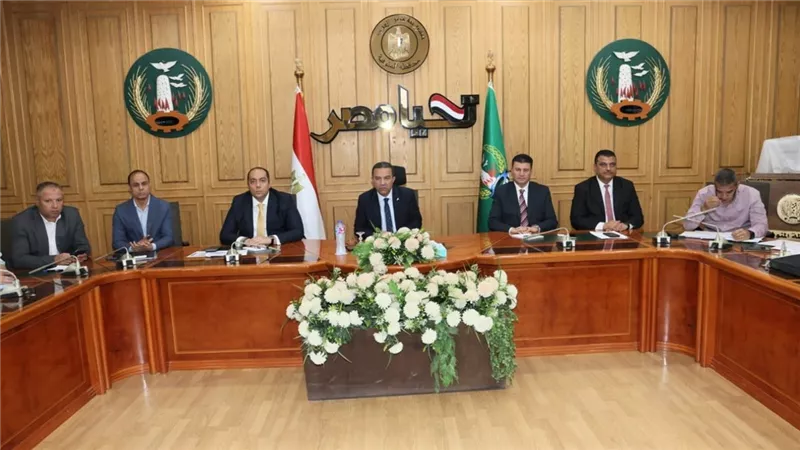 محافظ المنوفية يستعرض خطط عمل وتطوير مشروع وحدة الرصف ومنظومة الإيرادات   