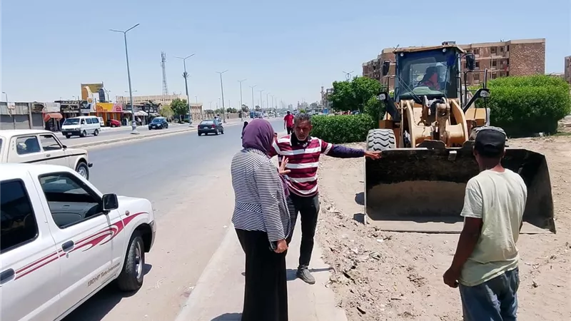 حملات مكثفة لرفع كفاءة منظومة النظافة بحي فيصل في السويس وتحسين جودة البيئة