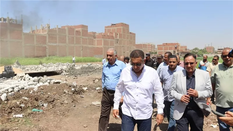 محافظ القليوبية يقود حملة مكبرة لإزالة التعديات على الأراضي الزراعية بقليوب