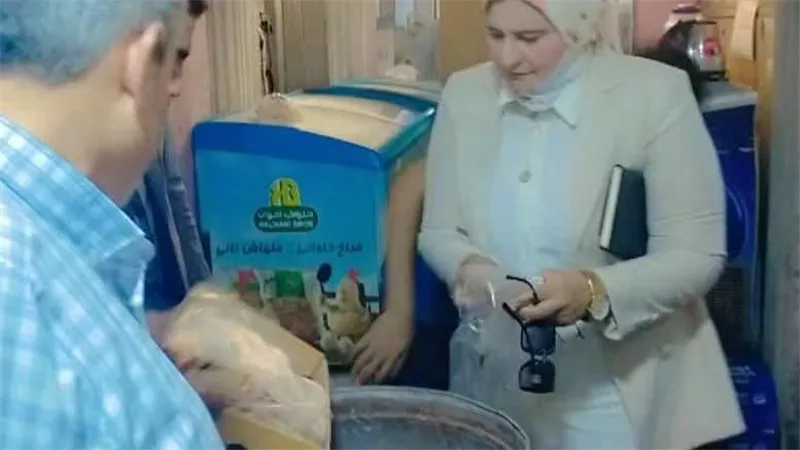حملات تموينية بدمياط تضبط 1.5طن دقيق مدعم وتعدم 100 كيلو أسماك فاسدة