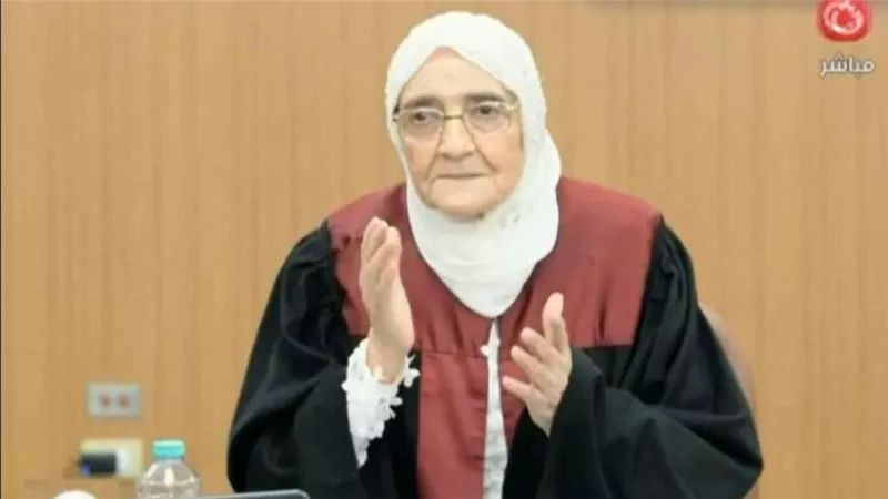 بعد حصولها على الدكتوراه في سن 84.. آمال إسماعيل: الشيخوخة ليست نهاية العطاء