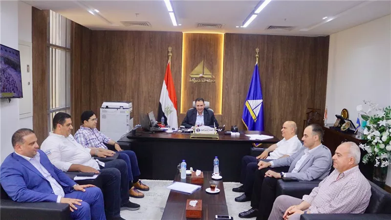 محافظ دمياط يلتقي أعضاء مجلسي النواب والشيوخ لبحث مطالب المواطنين 
