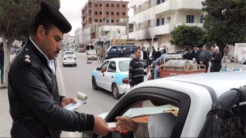 الحبس وغرامة تصل 20 ألف جنيه.. عقوبة قيادة سيارة بدون رخصة وفقًا لقانون المرور