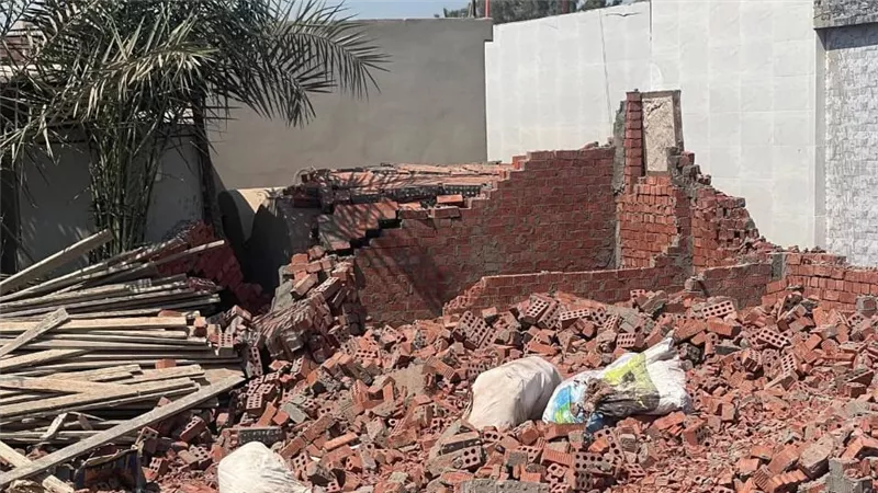 رفات وجماجم بين الأنقاض تشعل غضب الأهالي بديرب نجم في الشرقية