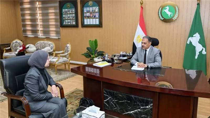 محافظ الشرقية يستقبل وكيلة التنظيم والإدارة الجديدة ويوجه بتطوير المنظومة