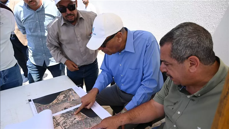 محافظ جنوب سيناء يتابع مشروعات رصف مدينة نويبع ويؤكد:تطويرالطرق أولوية للتنمية