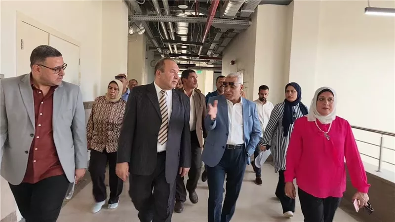 رئيس جامعة أسيوط الأهلية يقود جولة موسعة لتطوير معامل القطاع الطبي 