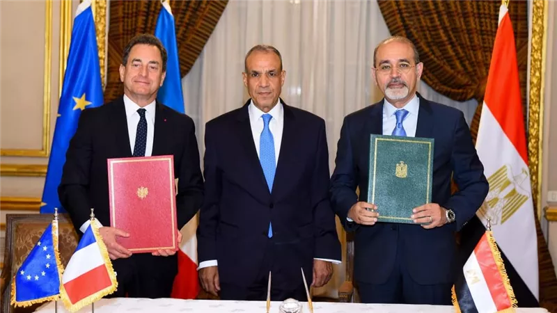 وزير الخارجية يشهد مراسم توقيع إعلان النوايا للتعاون في مجال الهجرة مع فرنسا