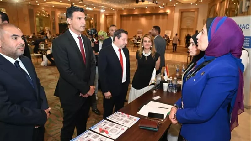 وزير الصناعة يفتتح الدورة الثالثة لمعرض 