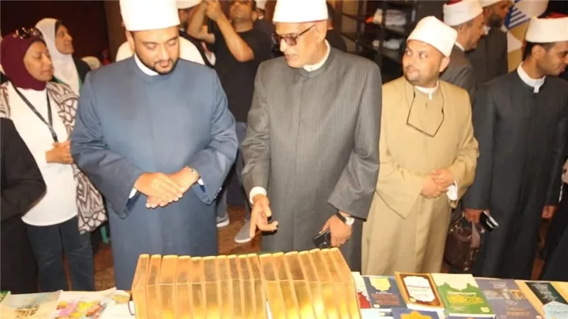 الدكتور أحمد نبوي يشارك في افتتاح معرض مكتبة الإسكندرية للكتاب