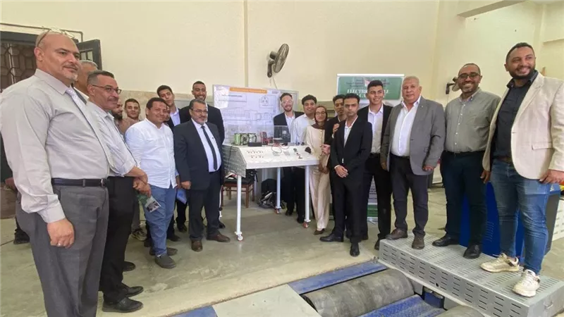جامعة القاهرة الجديدة التكنولوجية تناقش مشاريع تخرج طلاب برنامج الأوتوترونكس