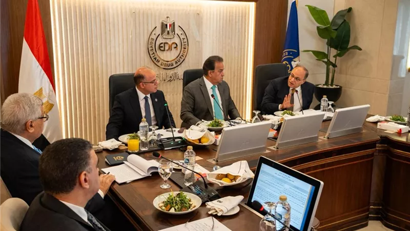 الغمراوي: نتابع المخزون الدوائي بشكل مستمر لضمان تحقيق الأمن الدوائي المصري