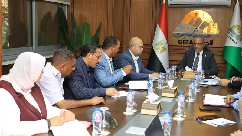 محافظ الجيزة يوجه بدعم منظومة النظافة بمركز كرداسة بمبلغ 2 مليون جنيه