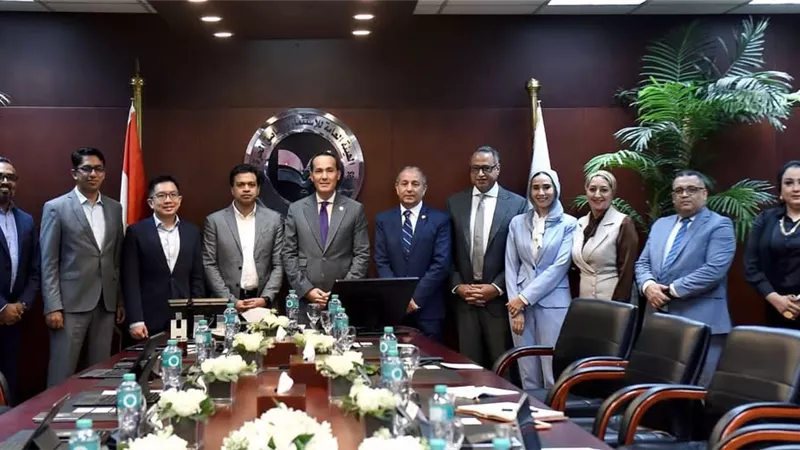 مصر وسنغافورة تبحثان تعزيز التعاون الاستثماري وجذب شراكات جديدة