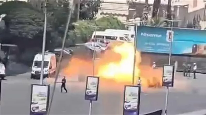 مصادر محلية: إصابة معاون وزير السياحة السوري جراء وقوع انفجارين في دمشق