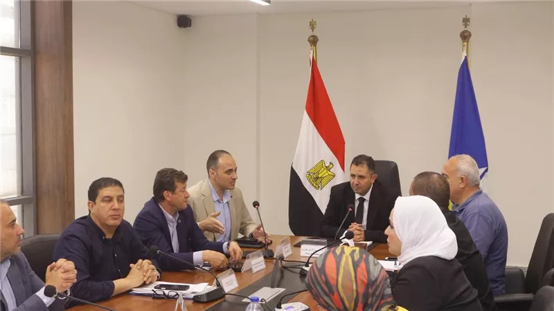 محافظ دمياط يبحث استكمال رصف طريق البنة بين كفور الغاب والطريق الدولي
