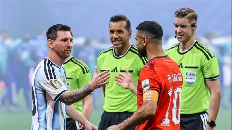 اتحاد الكرة يشكو حكم مباراة مصر والأرجنتين في كأس العالم